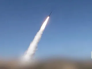 السعودية تعترض صاروخا حوثيا وإنذارات في نجران والمنطقة الشرقية