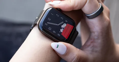 أبل تواجه غرامات بقيمة 5.7 مليار دولار بسبب براءات اختراع الهابتيك