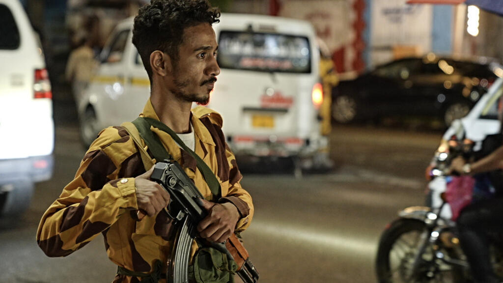 التحالف السعودي يتهم الحوثيين بضرب محطة كهرباء المدينة