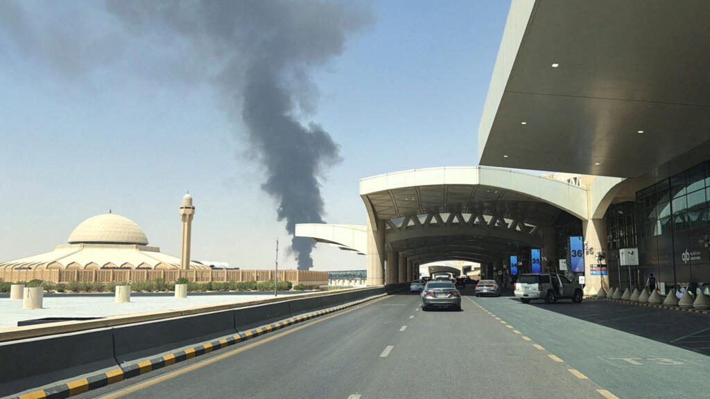 إعتداء على مطار الرياض يودي بحياة 12 شخصاً