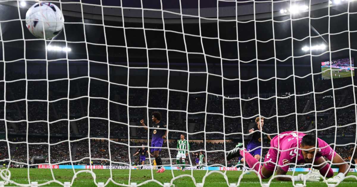 برشلونة يسحق بيتيس في الدوري الإسباني