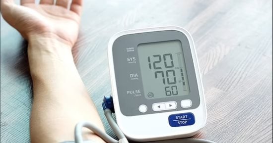 قراءات طبيعية لضغط الدم فى العيادة وارتفاع خارجها.. بماذا ينصح الخبراء