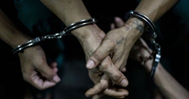 إحالة المتهم بقتل طفلتيه والقائهما بصندوق قمامة للجنايات