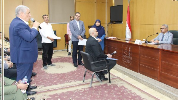 تعرف على تفاصيل قرارات وتوجيهات محافظ بني سويف في لقائه الأسبوعي مع المواطنين