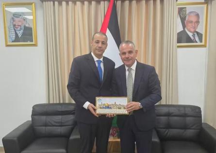 القنصل العام لدولة فلسطين في دبي يستقبل رئيس اتحاد الغرف التجارية