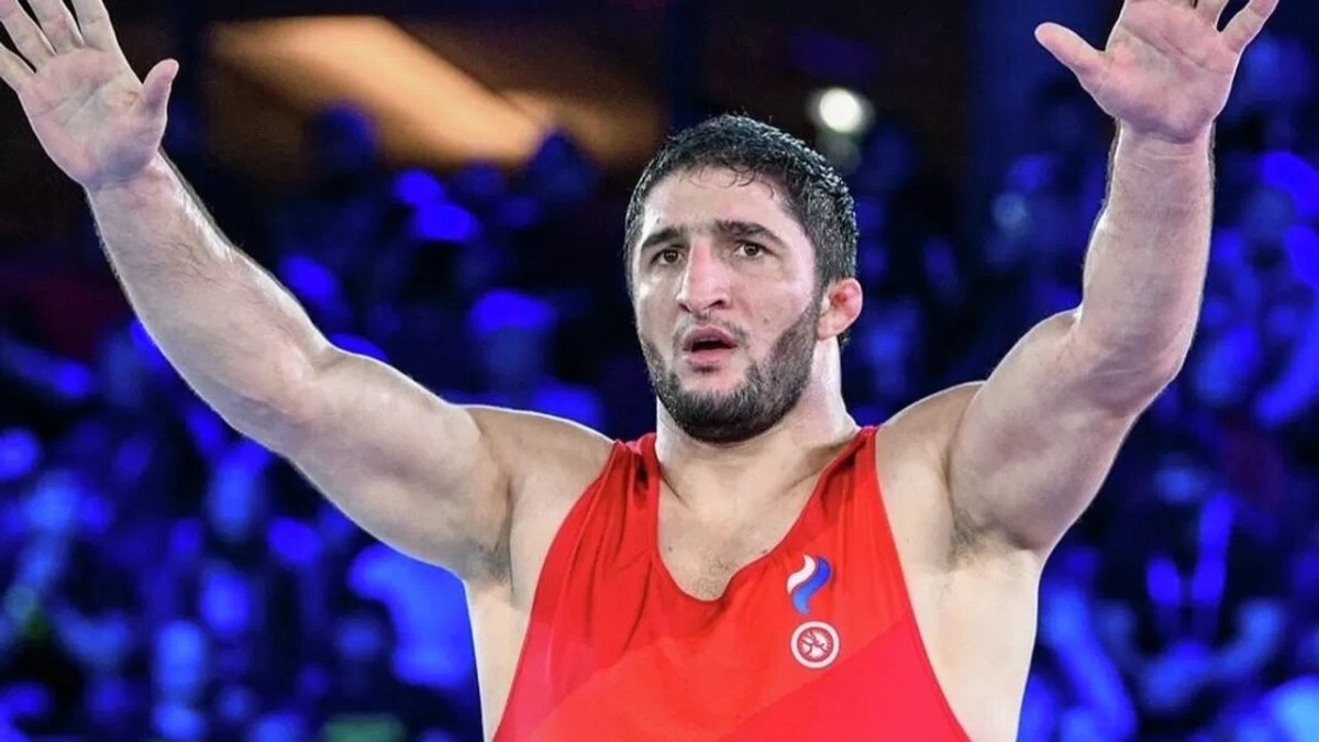 الروسي سادولايف يحرز برونزية بطولة العالم للمصارعة في أستانا