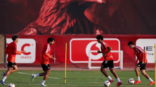 مسؤول بالأهلي: الأداء بدأ يتحسن مع عموتة