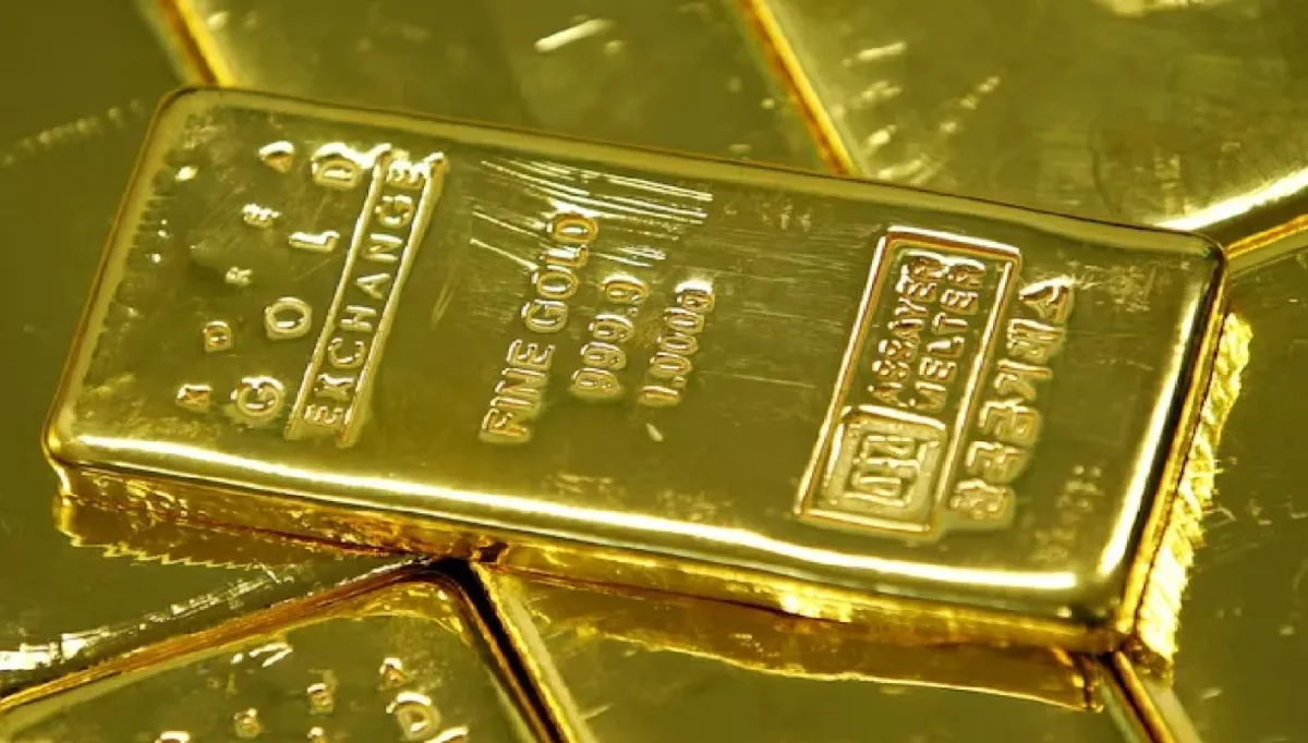 الذهب يهوي إلى أدنى مستوى في عام... والفضة دون 50 دولاراً