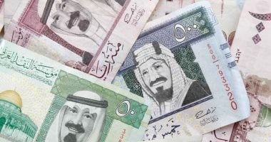 40 جنيهًا فرقًا عند شراء 1000 ريال.. مقارنة بين أسعار الجنيه بالبنوك