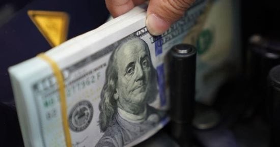 الدولار فوق 55 جنيهًا فى البنوك.. تعرف على آخر أسعار الشراء والبيع