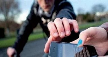 حبس عاطلين 4 أيام لاتهامهما بخطف هاتف فتاة فى 6 أكتوبر