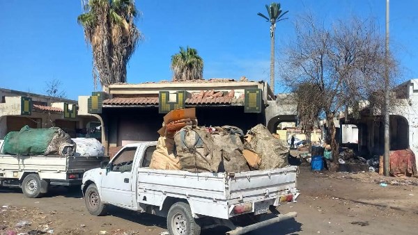 زهور بورسعيد يواصل حملاته لمجابهة ظاهرة انتشار النباشين وفارزي القمامة ومصادرة المضبوطات