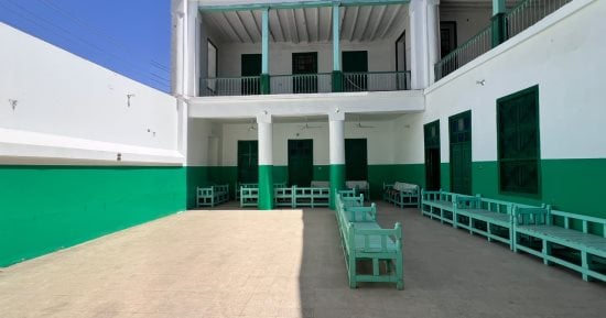 ساحة أبو العباس الدندراوي.. مبنى تراثى عمره أكثر من قرن بقرية دندرة فى قنا.. صور