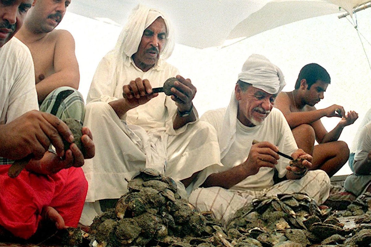 من أهازيج الغوص إلى أغاني الفراق.. كيف روى أهل الخليج حكاياتهم مع البحر؟