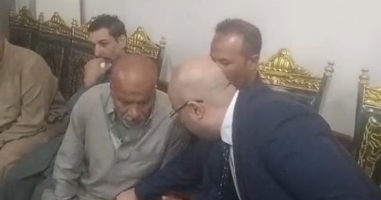 محافظ الفيوم يقدم العزاء في ضحايا حادث الطريق الأوسطي