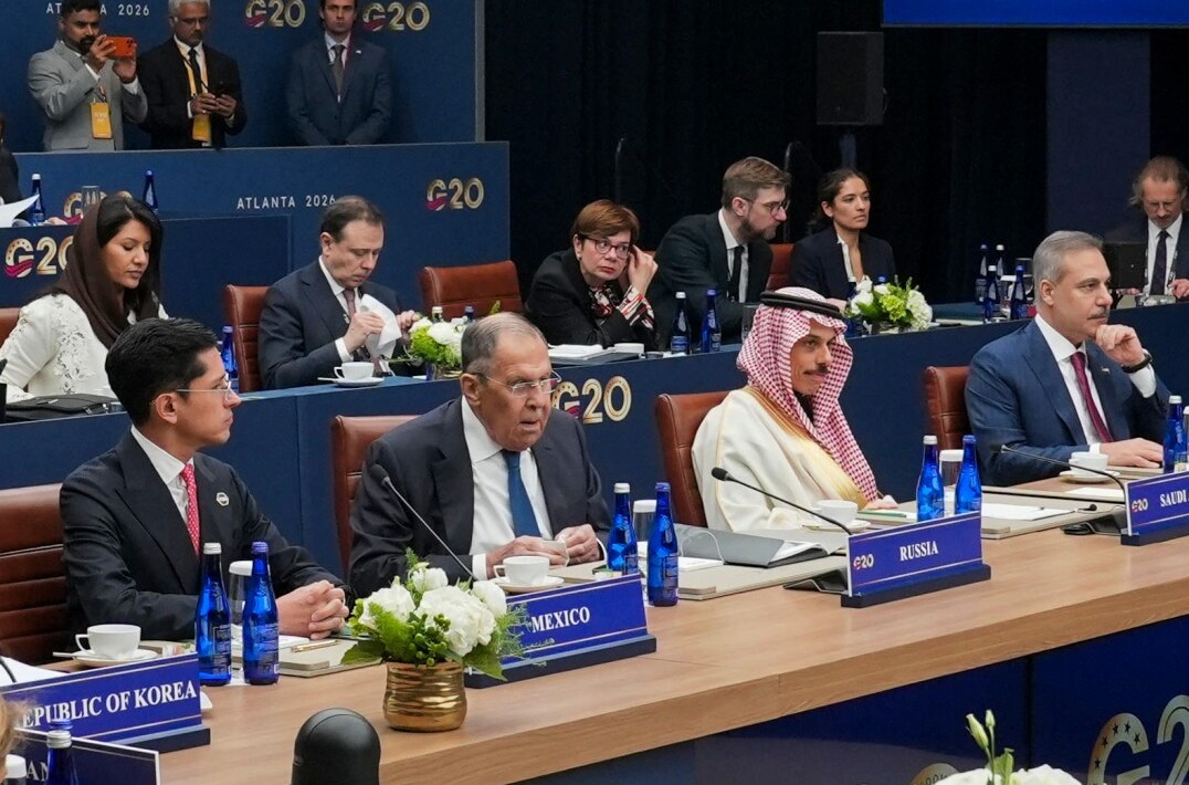 لافروف: بحثت مع روبيو العلاقات الروسية الأمريكية والتعاون الدولي على هامش اجتماع مجموعة العشرين