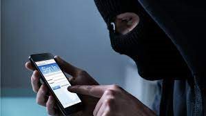 هل هاتفك مراقب دون علمك؟| 5 علامات تكشف احتمالية التجسس.. وخبير يحسم حقيقة اختراق الموبايل وهو مغلق
