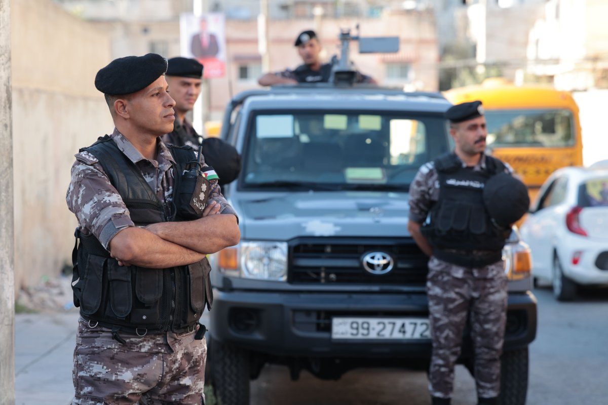 الأردن: ضبط بالونات حرارية تحمل أسلحة تم تهريبها للمملكة
