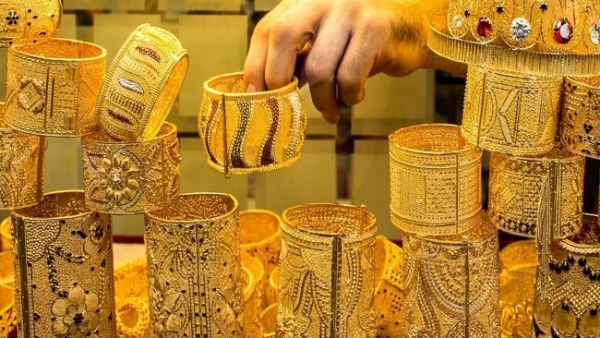 رئيس شعبة الذهب ينصح بتوزيع المدخرات وعدم بيع المعدن الأصفر حاليًا