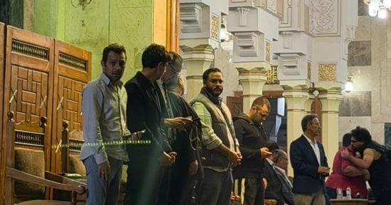 انتهاء عزاء الكاتب والمنتج الراحل حسام علوان بمسجد عمر مكرم