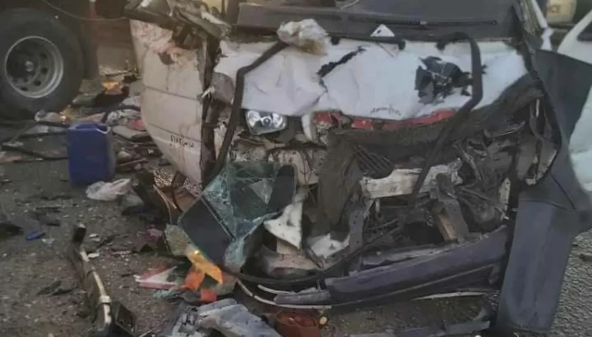مصرع 6 أشخاص وإصابة 9 آخرين في حادث تصادم مروّع بمصر
